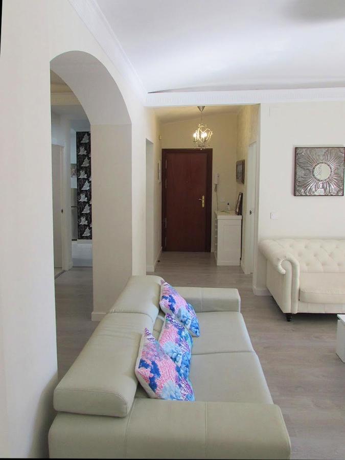 Apartamento A 50 Metros De La Playa Malagueta Con Vistas Al Mar Малага Екстериор снимка
