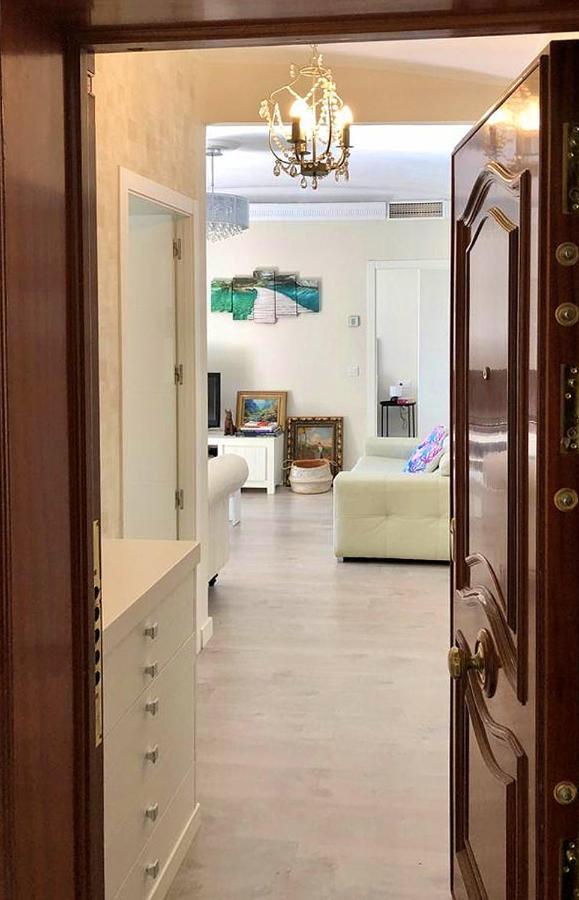 Apartamento A 50 Metros De La Playa Malagueta Con Vistas Al Mar Малага Екстериор снимка