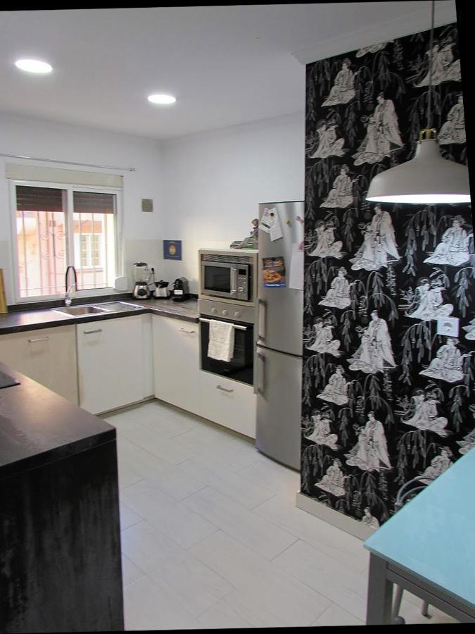 Apartamento A 50 Metros De La Playa Malagueta Con Vistas Al Mar Малага Екстериор снимка