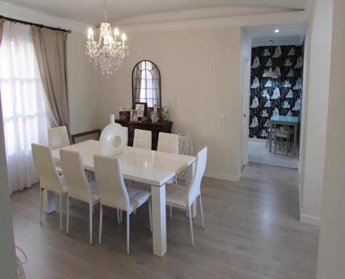 Apartamento A 50 Metros De La Playa Malagueta Con Vistas Al Mar Малага Екстериор снимка