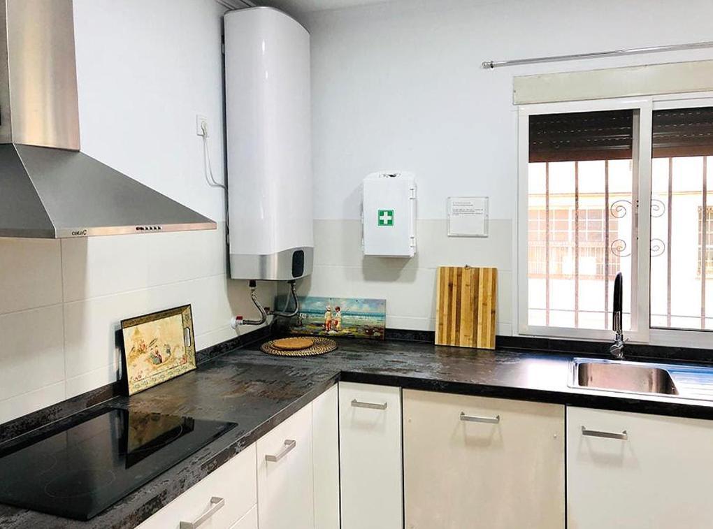 Apartamento A 50 Metros De La Playa Malagueta Con Vistas Al Mar Малага Екстериор снимка
