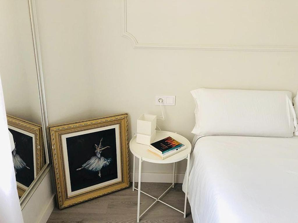 Apartamento A 50 Metros De La Playa Malagueta Con Vistas Al Mar Малага Екстериор снимка
