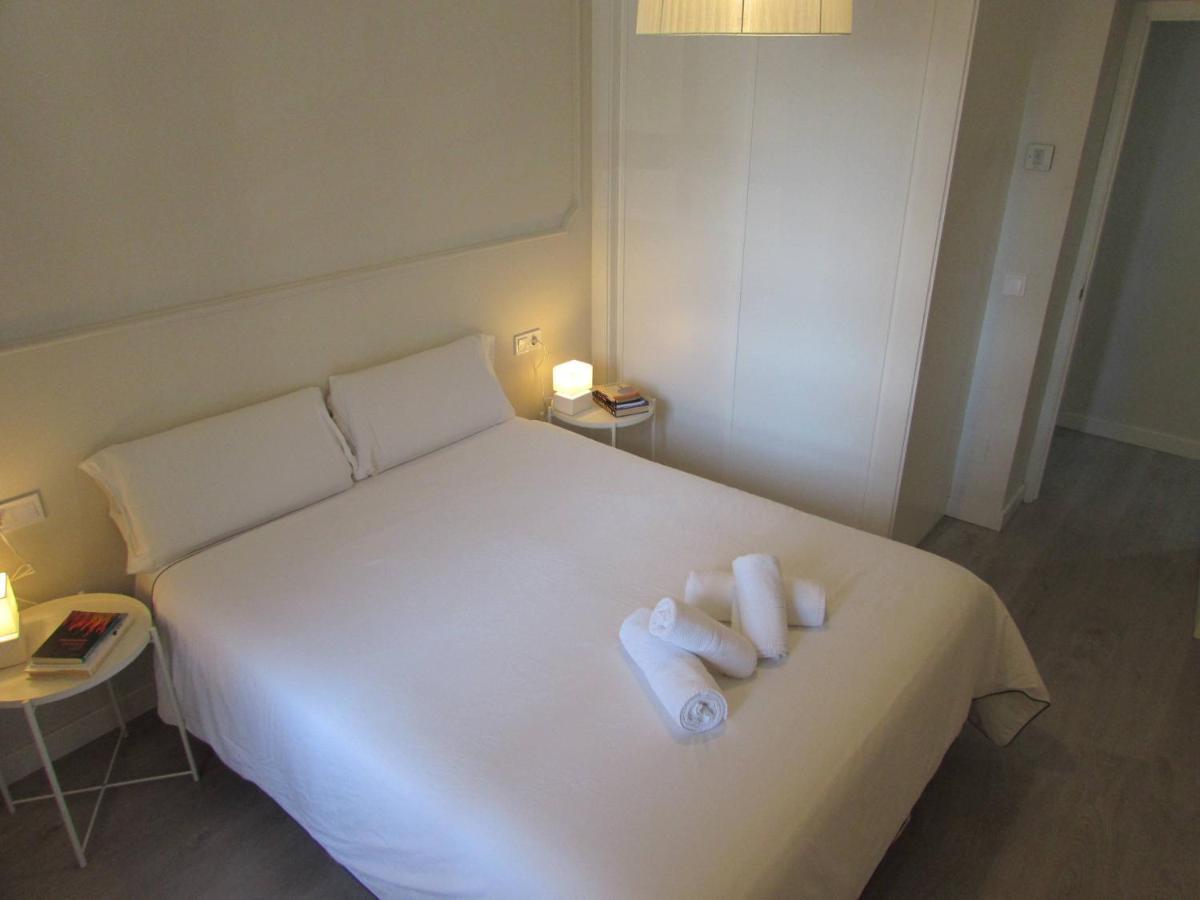 Apartamento A 50 Metros De La Playa Malagueta Con Vistas Al Mar Малага Екстериор снимка