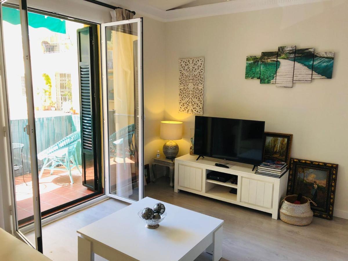 Apartamento A 50 Metros De La Playa Malagueta Con Vistas Al Mar Малага Екстериор снимка