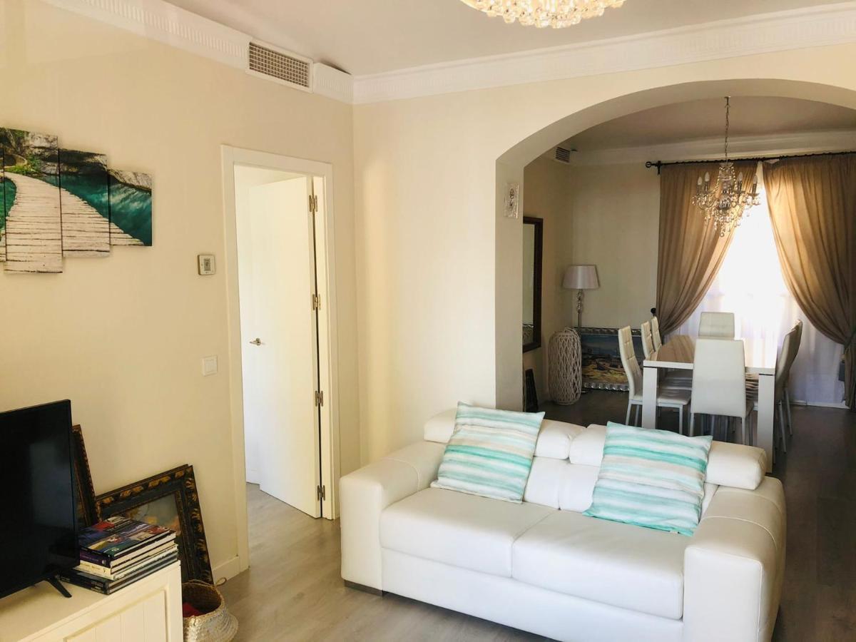 Apartamento A 50 Metros De La Playa Malagueta Con Vistas Al Mar Малага Екстериор снимка