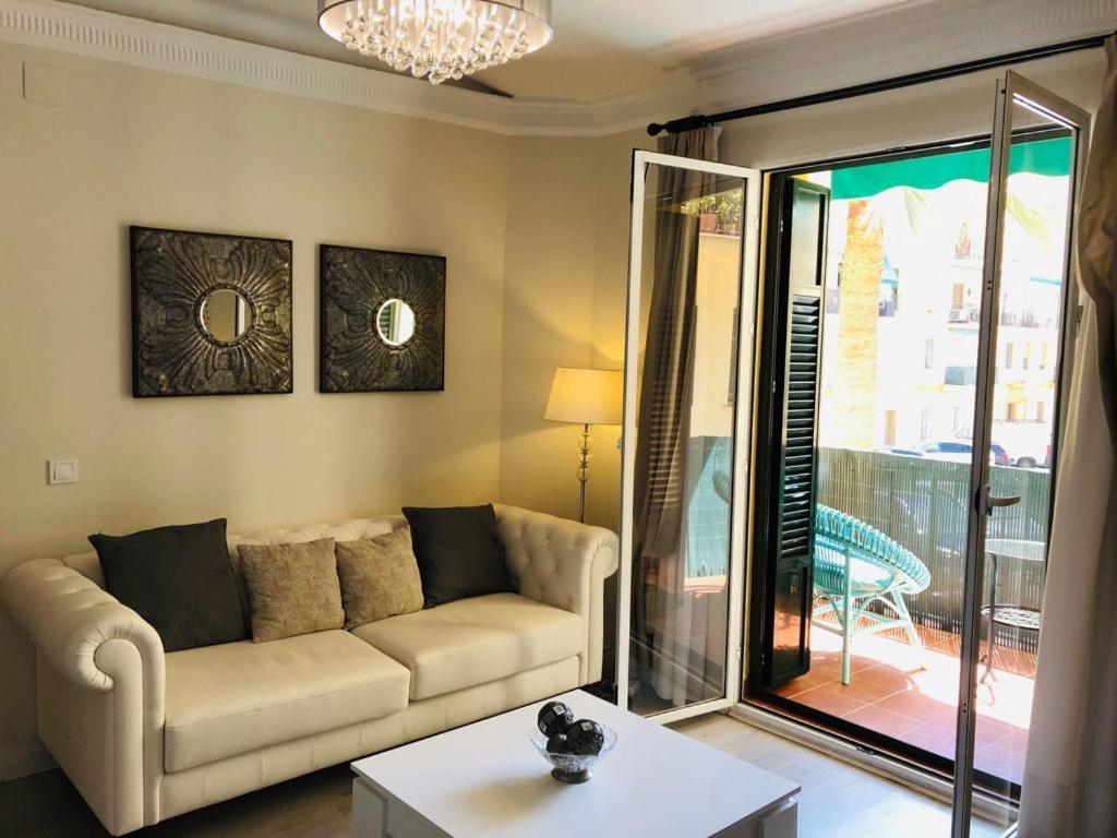 Apartamento A 50 Metros De La Playa Malagueta Con Vistas Al Mar Малага Екстериор снимка