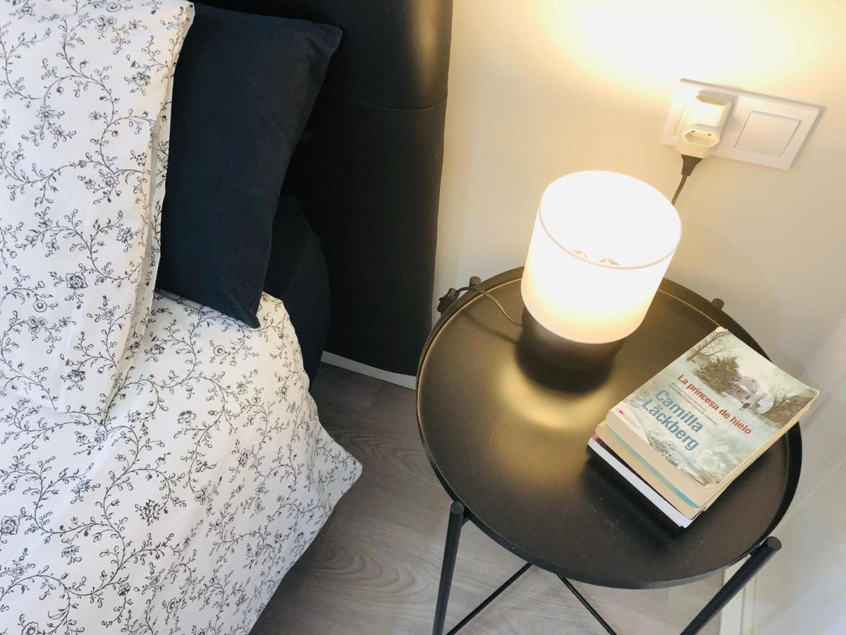 Apartamento A 50 Metros De La Playa Malagueta Con Vistas Al Mar Малага Екстериор снимка